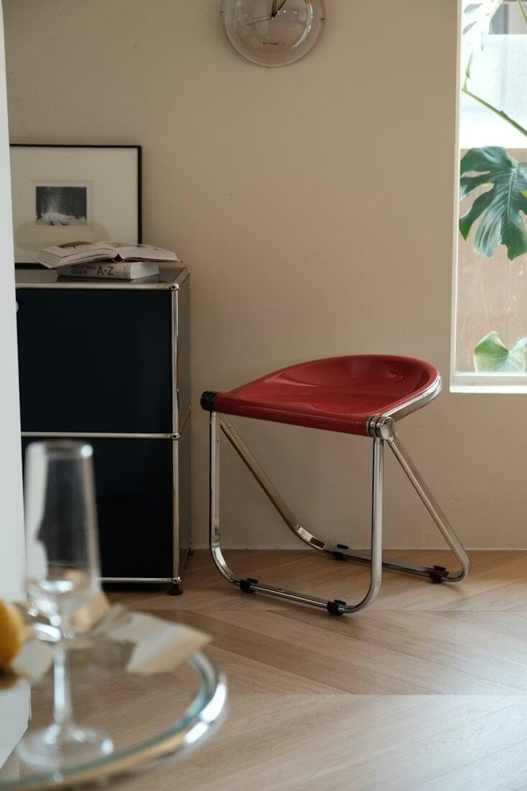 POP 'N SIT | Vibrant Foldable Acrylic Seat