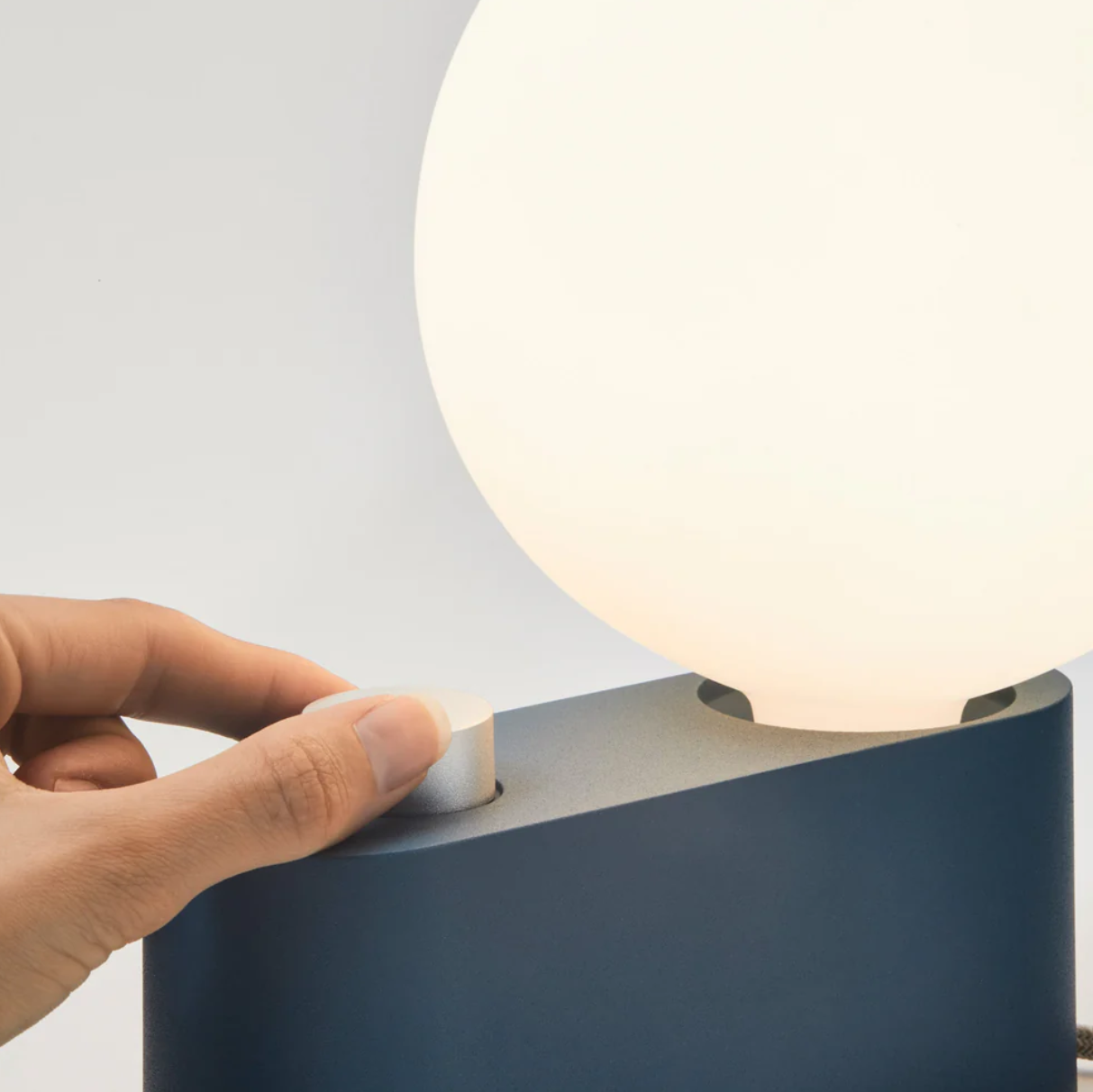 Tala Alumina Table Lamp – Sustainable Lighting, Blossom Pink Design