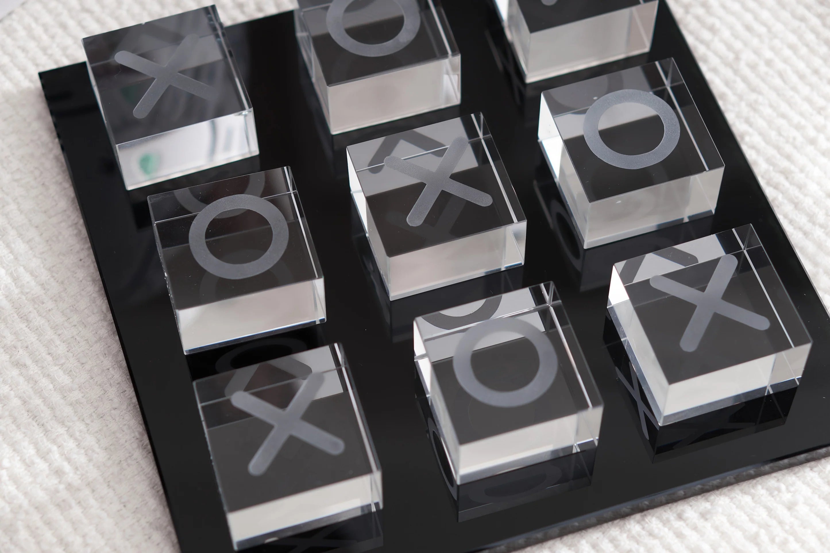 CRYSTAL-PLAY | Luxurious K9 Crystal Tic-Tac-Toe Set