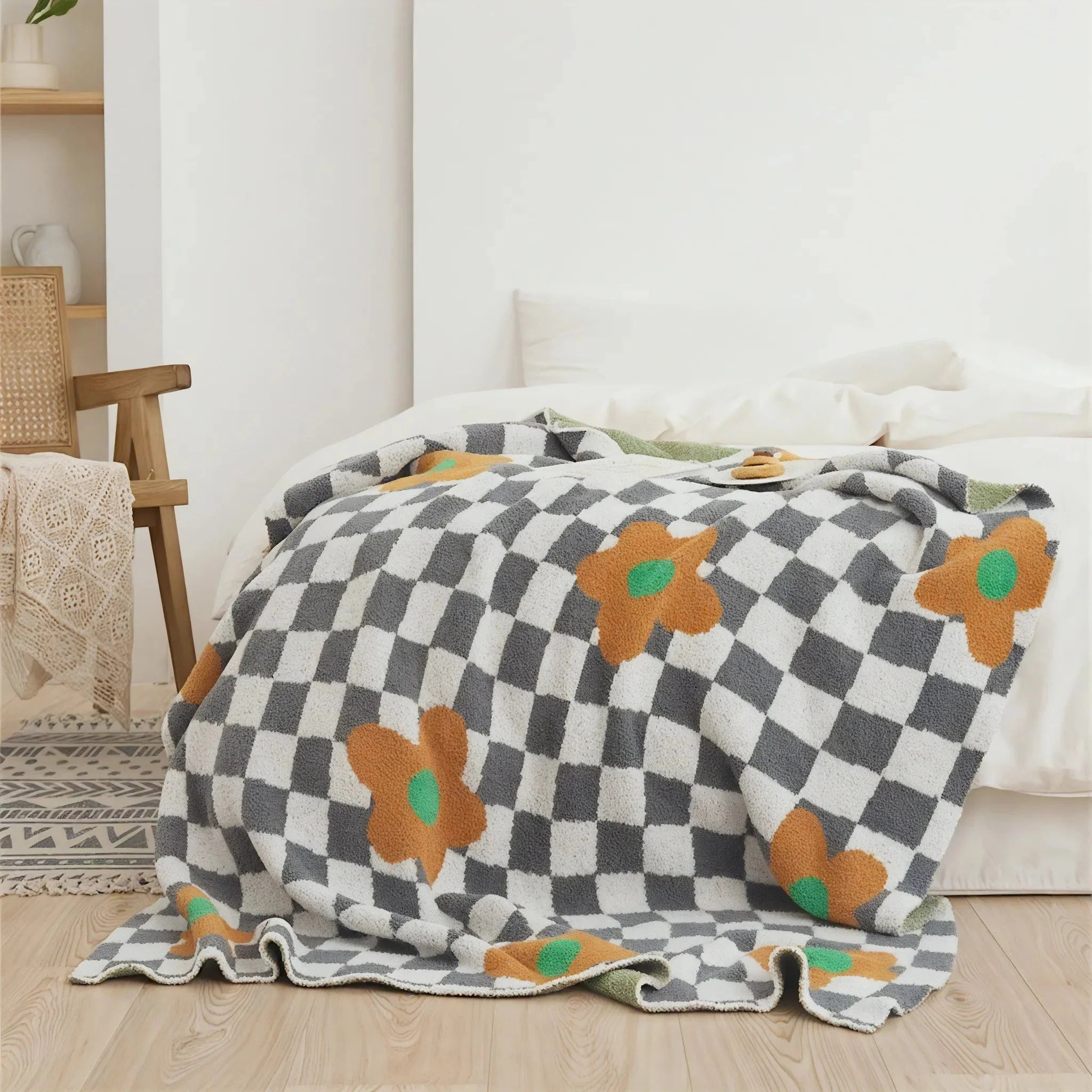 BLOOM & CHECKERBOARD | Retro-Modern Plush Throw