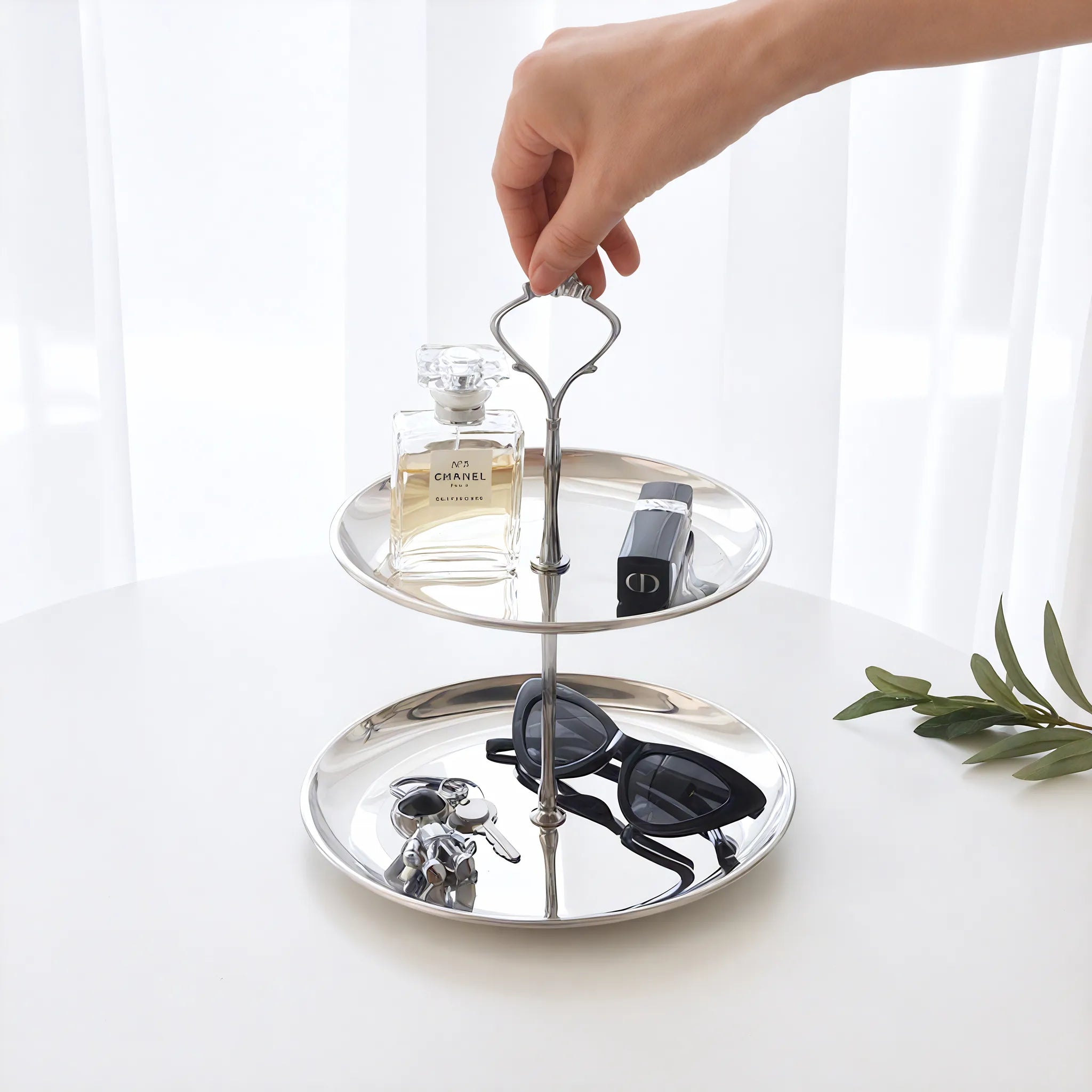 GLANS | Multi-Tiered Metal Stand