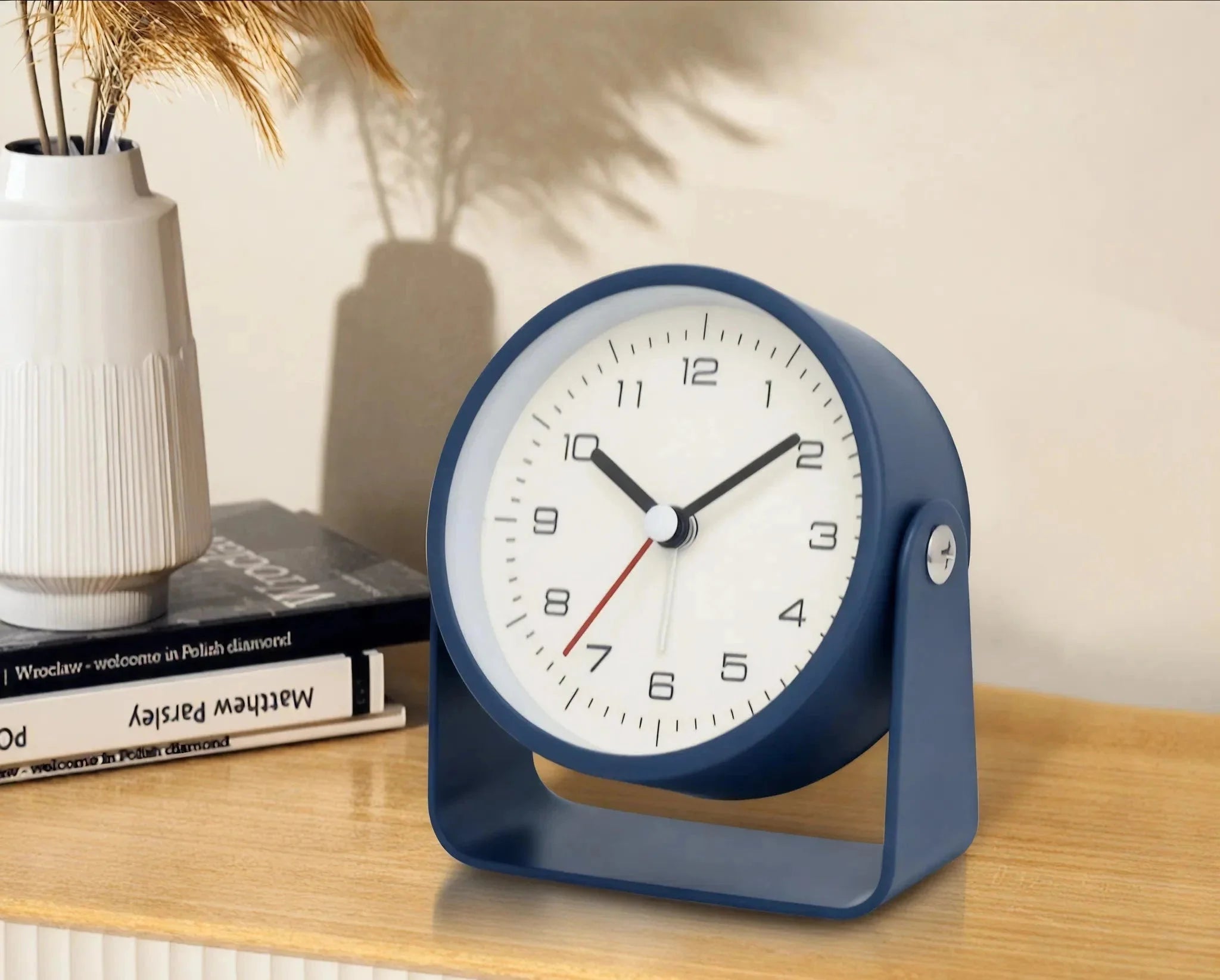 CLASSIC POP | Retro-Chic Silent Alarm Clock