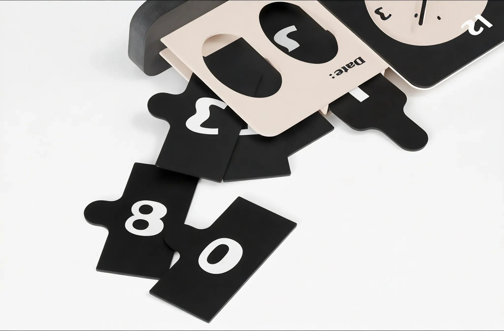 CHRONOS-RETRO | Nordic Calendar Clock