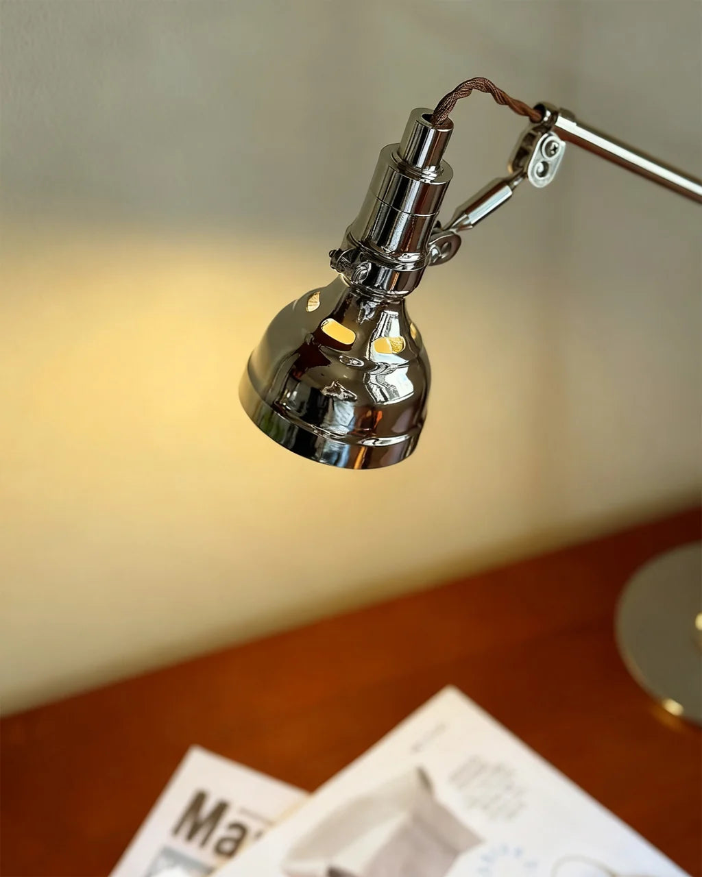 E12 E14 adjustable desk lamp