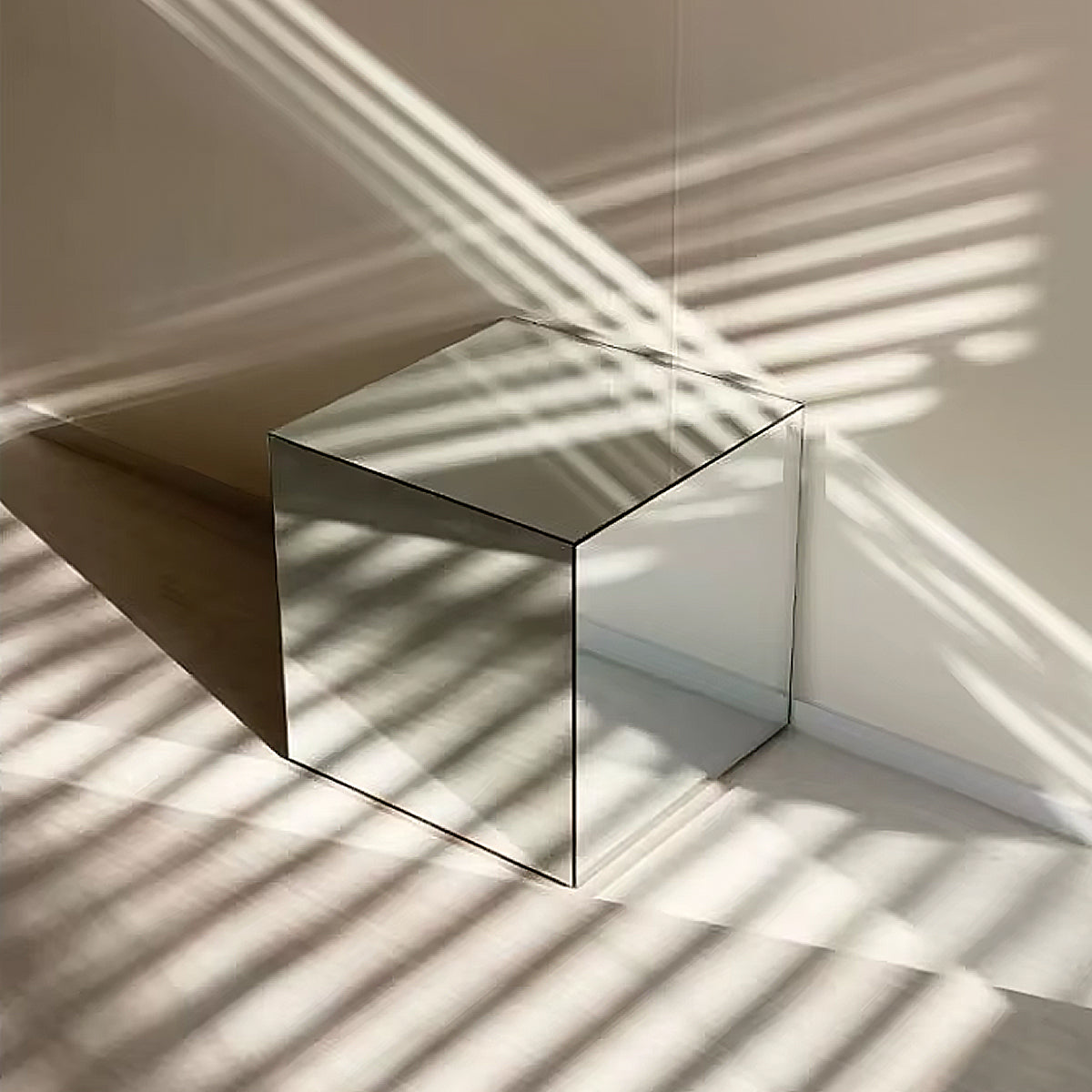 Mirror Cube Table – Modern Acrylic Coffee Table