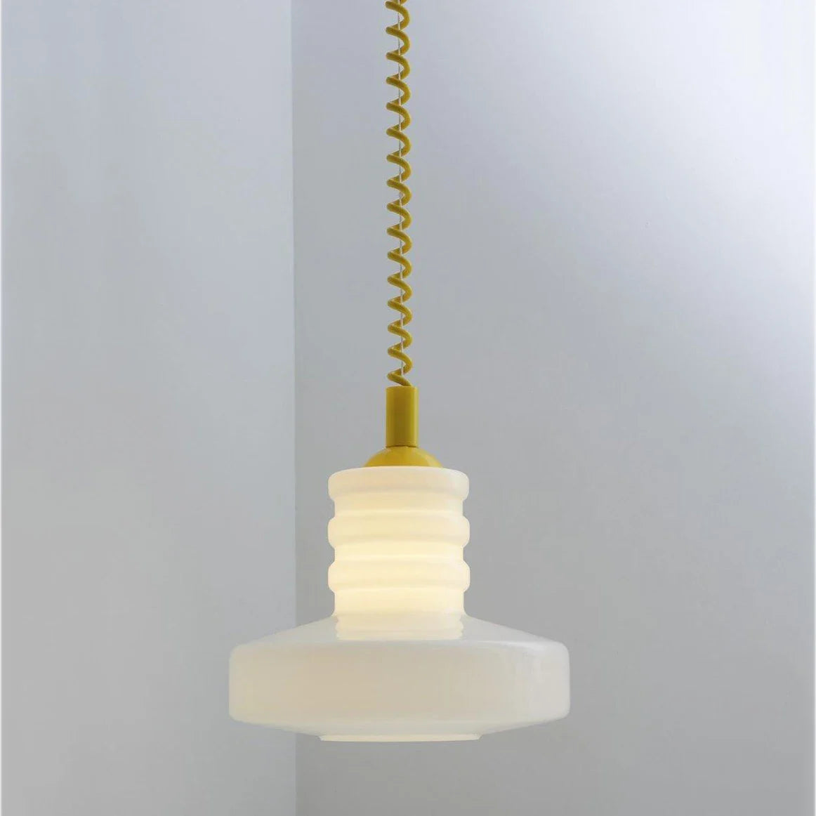 Retro Pendant Lamp - Geometric Coil-Line Light