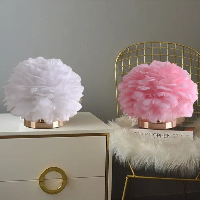 Nordic Feather Lamp | Cozy Retro Table Lighting, Metal Base