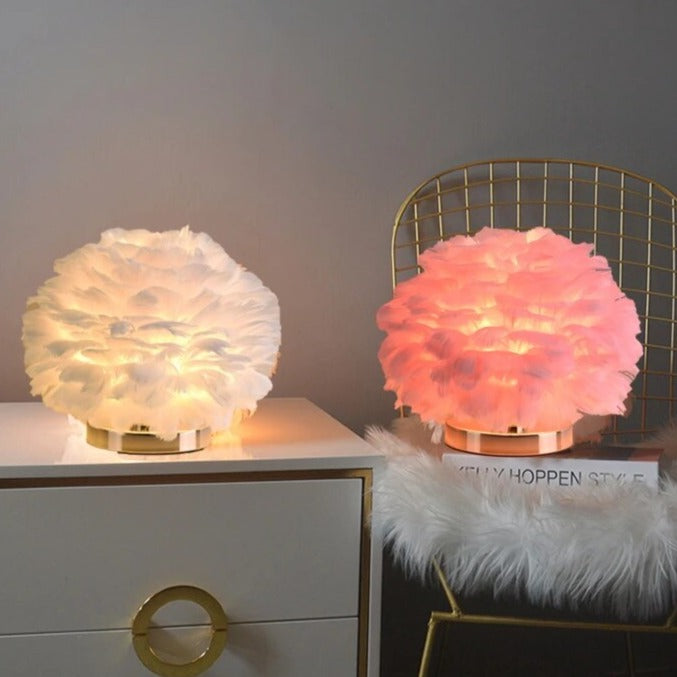 Nordic Feather Lamp | Cozy Retro Table Lighting, Metal Base