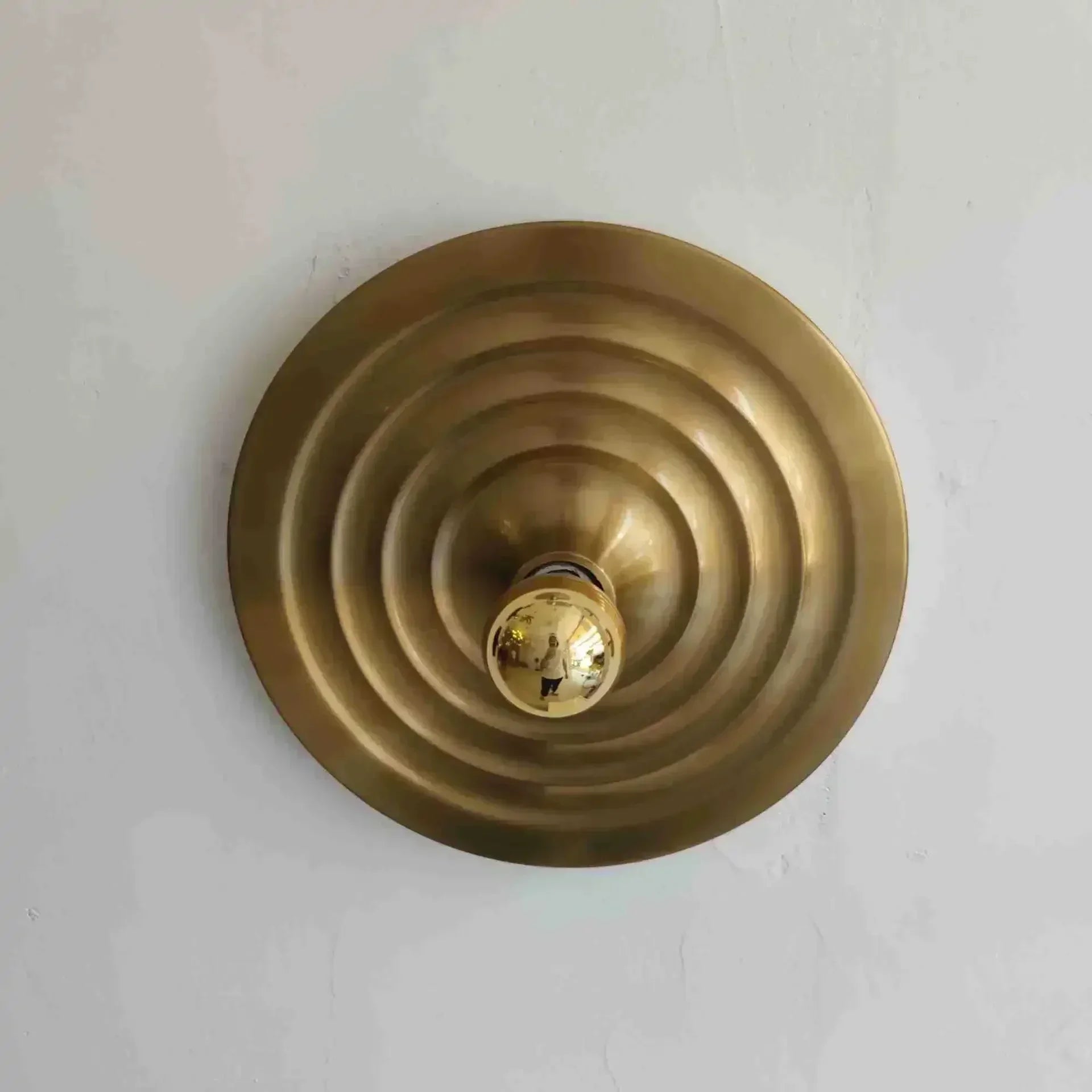 Retro UFO Ceiling Lamp – Versatile Wall & Ceiling Light