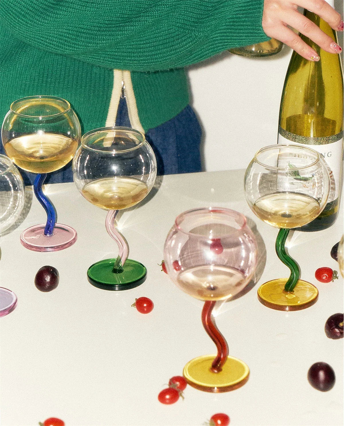 Twisted Wine Glass - Colored Borosilicate Bubble 300ml