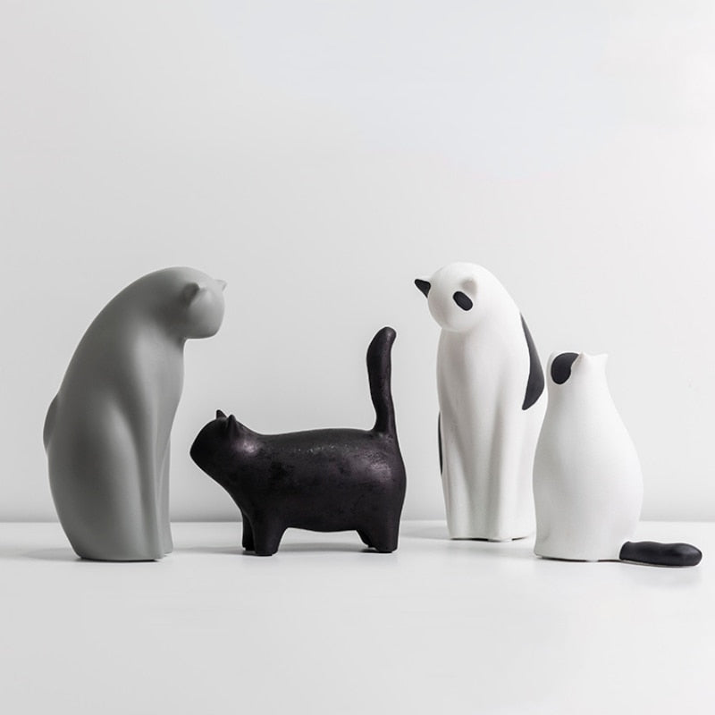 Minimalistic Cat Sculpture - Modern Sitting Figurine
