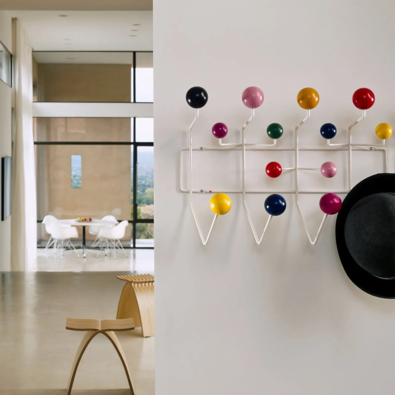 Retro Wall Hanger - Vintage Ball Hook Rack