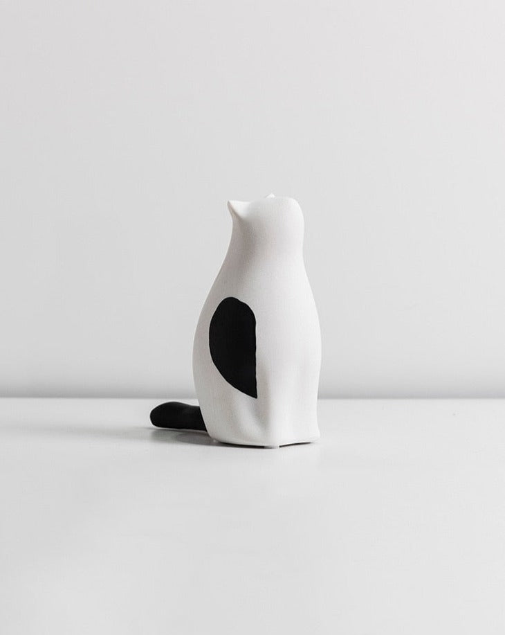 Minimalistic Cat Sculpture - Modern Sitting Figurine