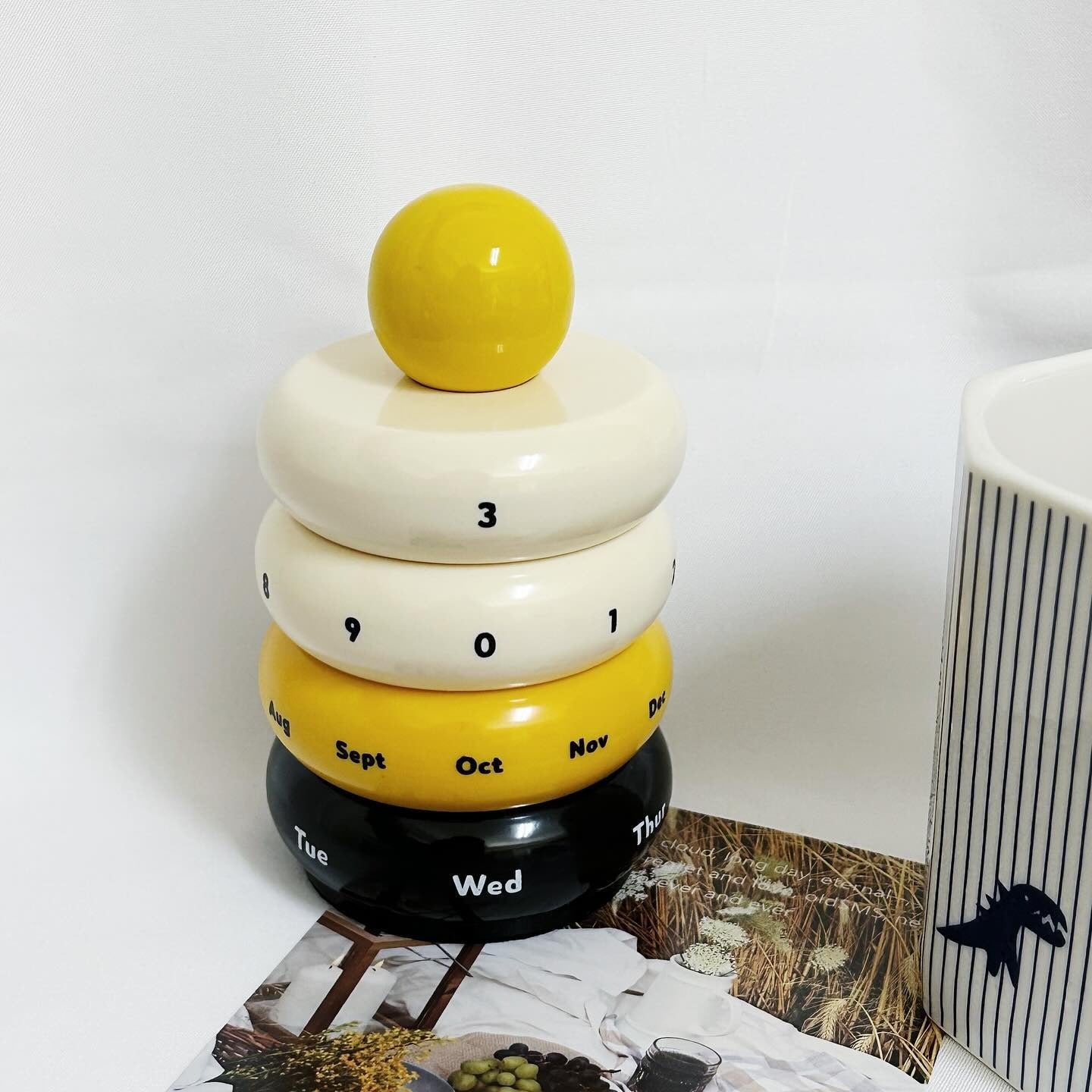 SNURRA | Perpetual Desk Calendar