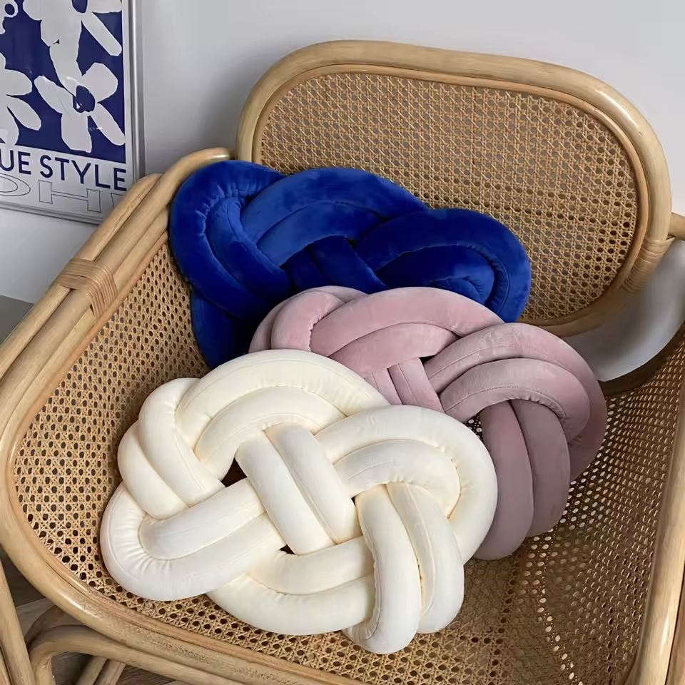 KNOT-CHIC | Handmade Decorative Comfort Pillow