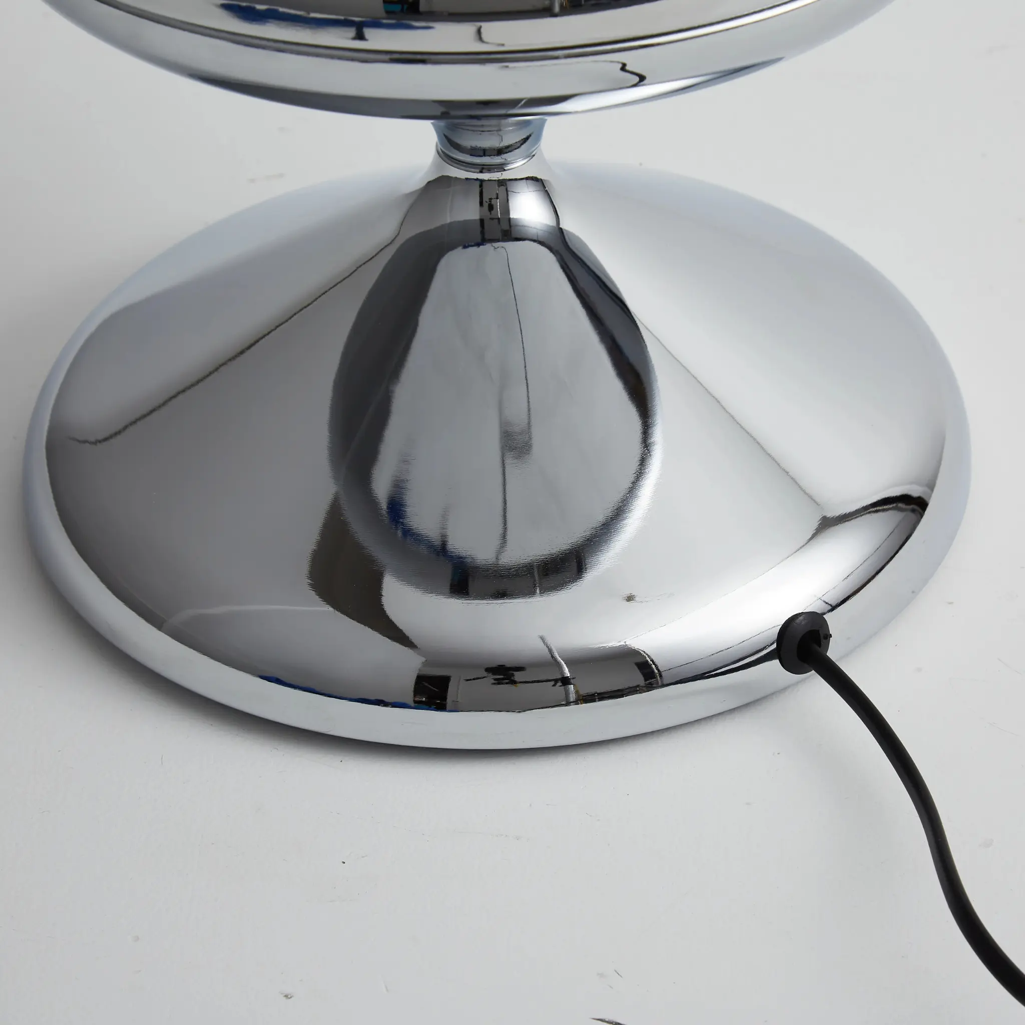 NORDIC-FLUX | Hourglass Sculptural Lamp