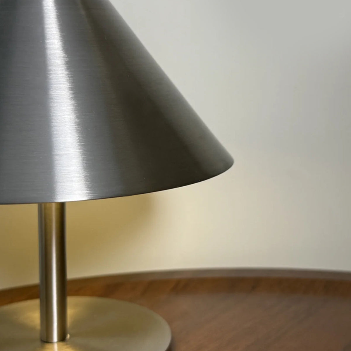 Cordless Metal Table Lamp - Industrial Mushroom Touch Control