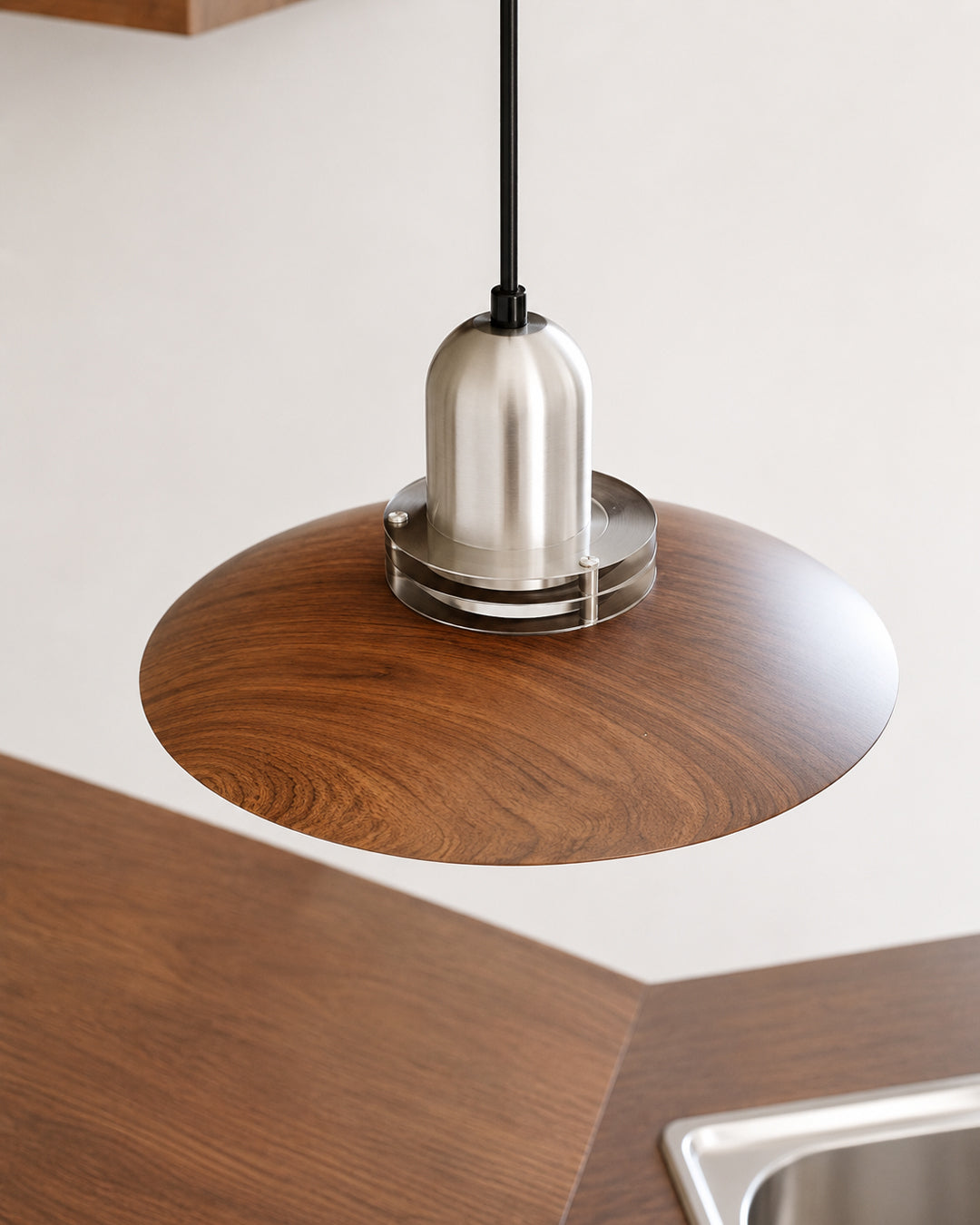 Side profile of stacked disc pendant light