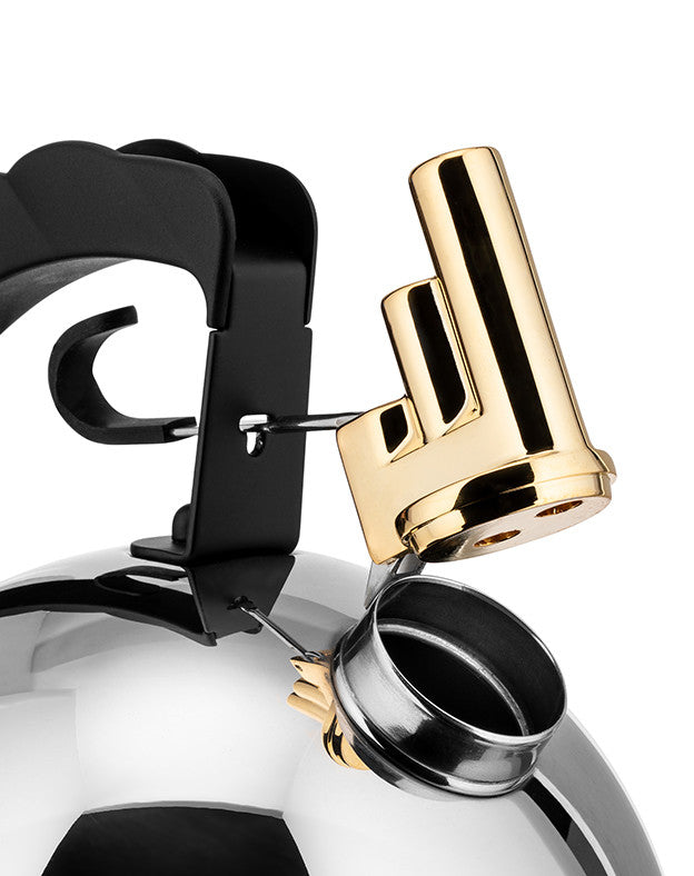 Alessi 9091 kettle with bird whistle designed by Richard Sapper