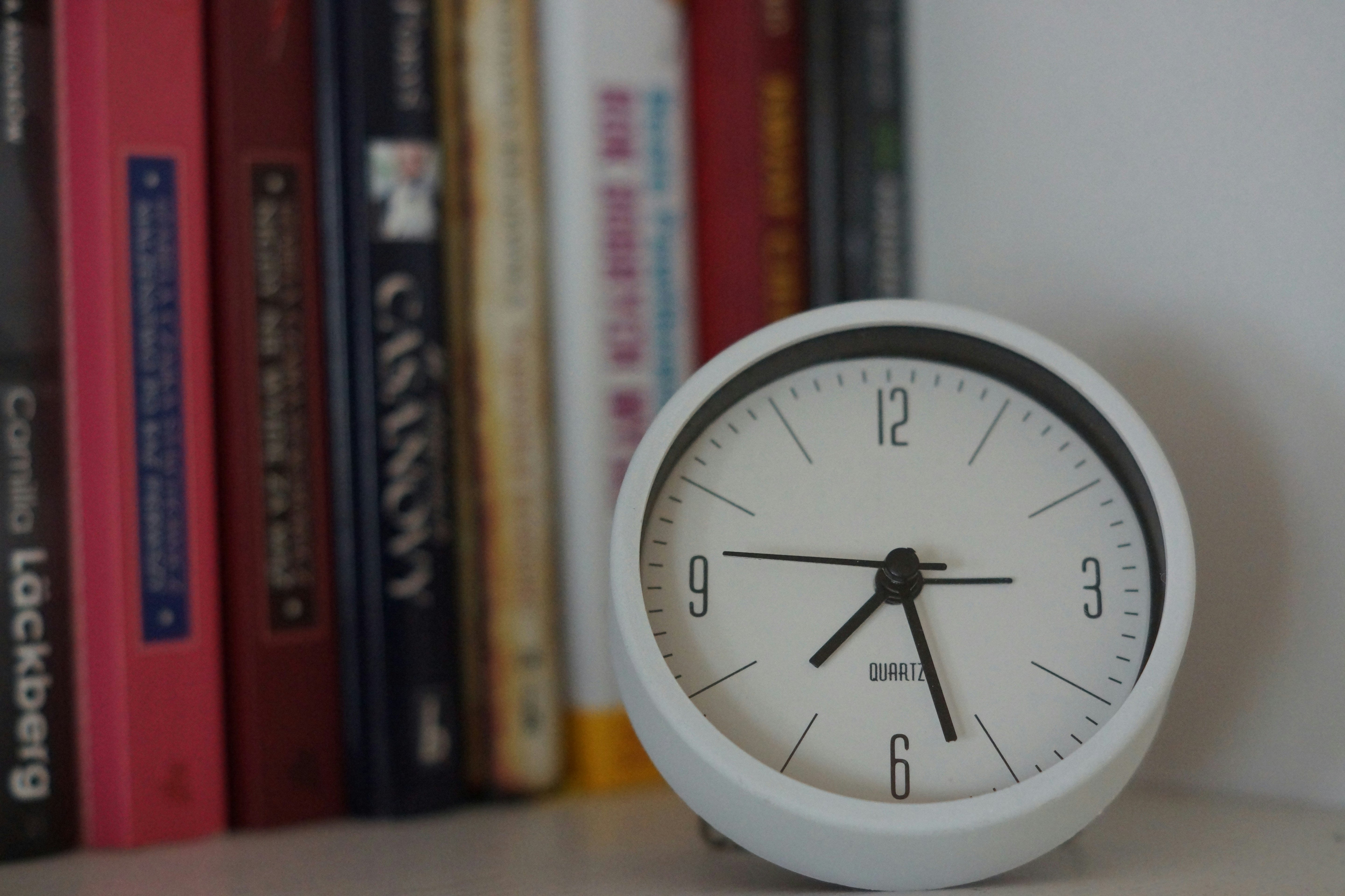 modern desk white clock