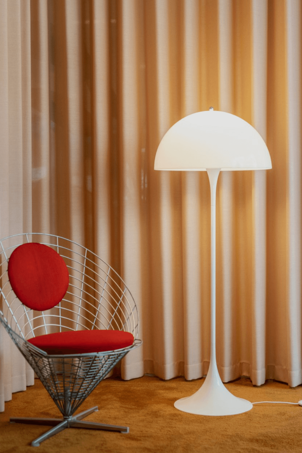 floor lamp