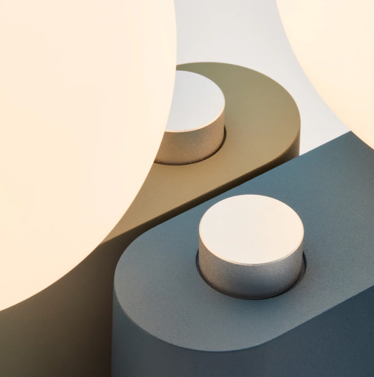 Tala Alumina Table Lamp – Sustainable Lighting, Blossom Pink Design