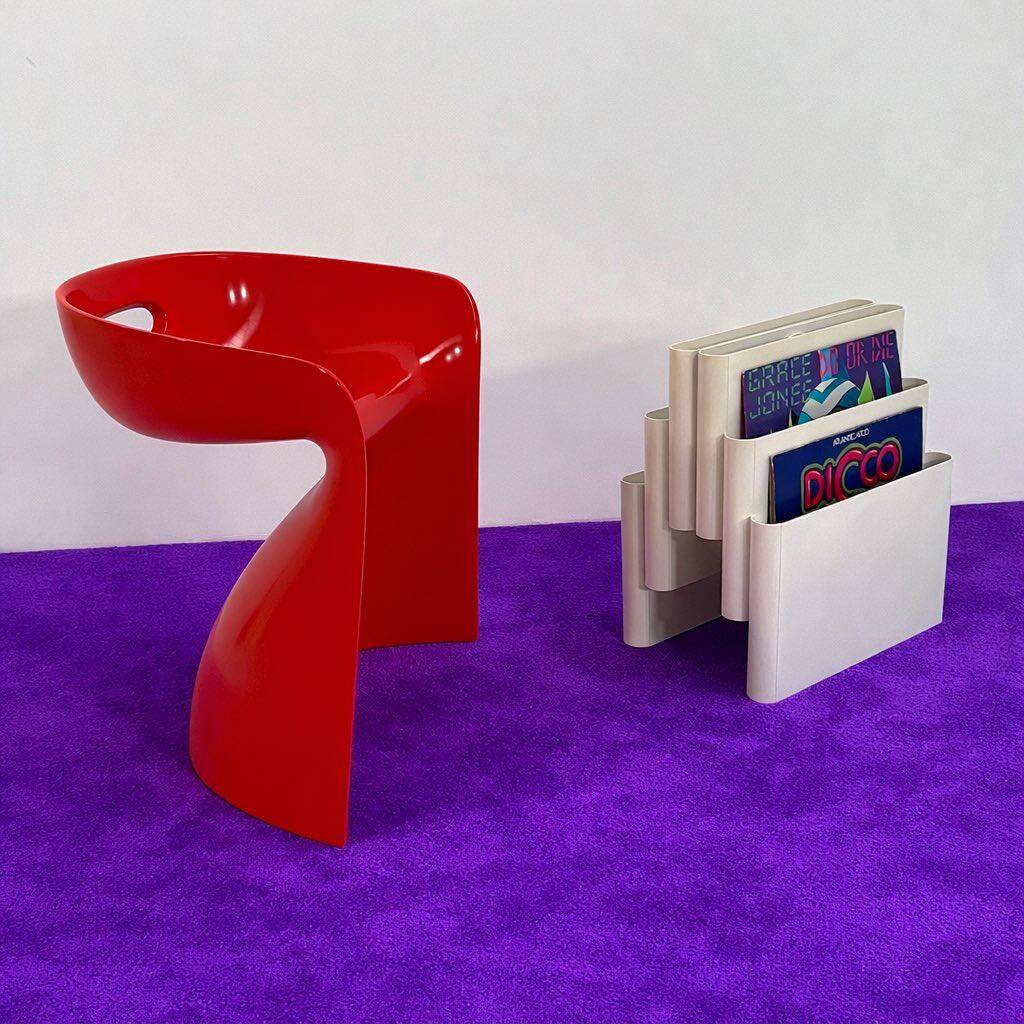 PRISM VUE | Sculptural Fluid Magazine Holder