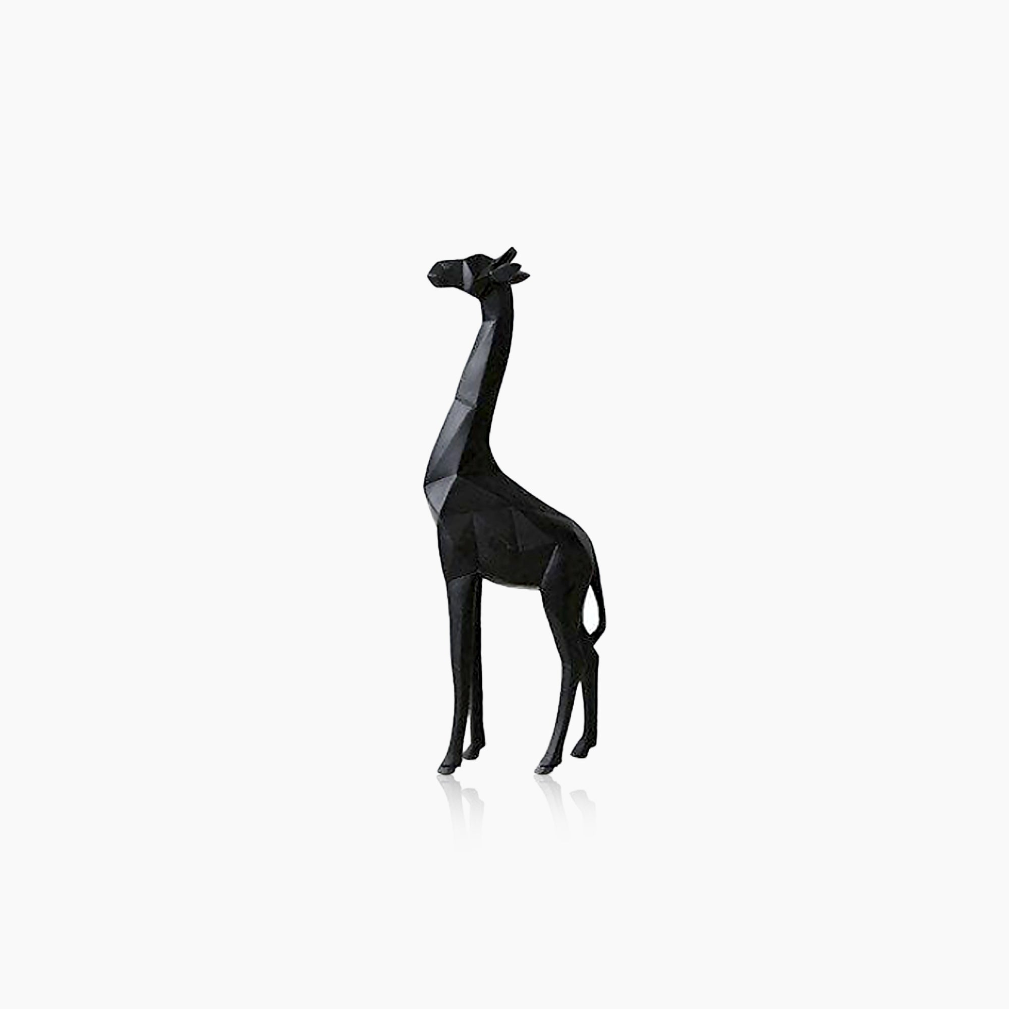 Geometric Giraffe Statue – Abstract Resin Sculpture