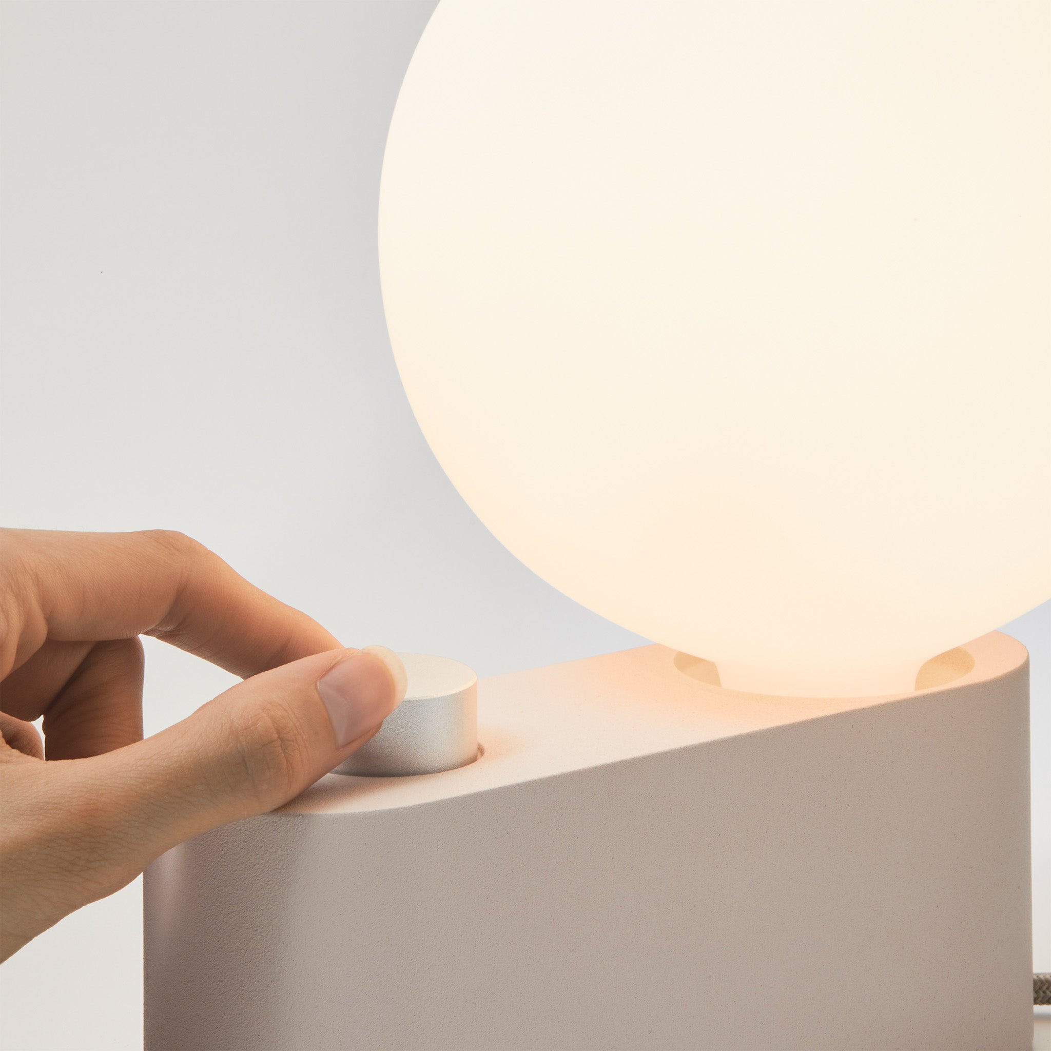 Tala Alumina Table Lamp – Sustainable Lighting, Blossom Pink Design