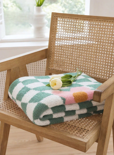 BLOOM & CHECKERBOARD | Retro-Modern Plush Throw