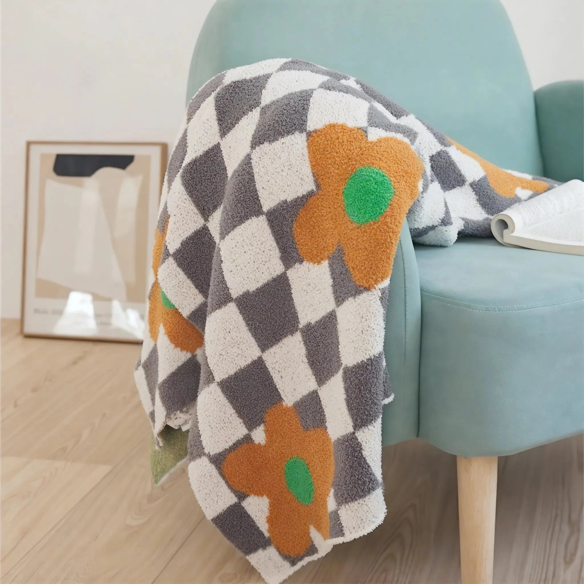 BLOOM & CHECKERBOARD | Retro-Modern Plush Throw