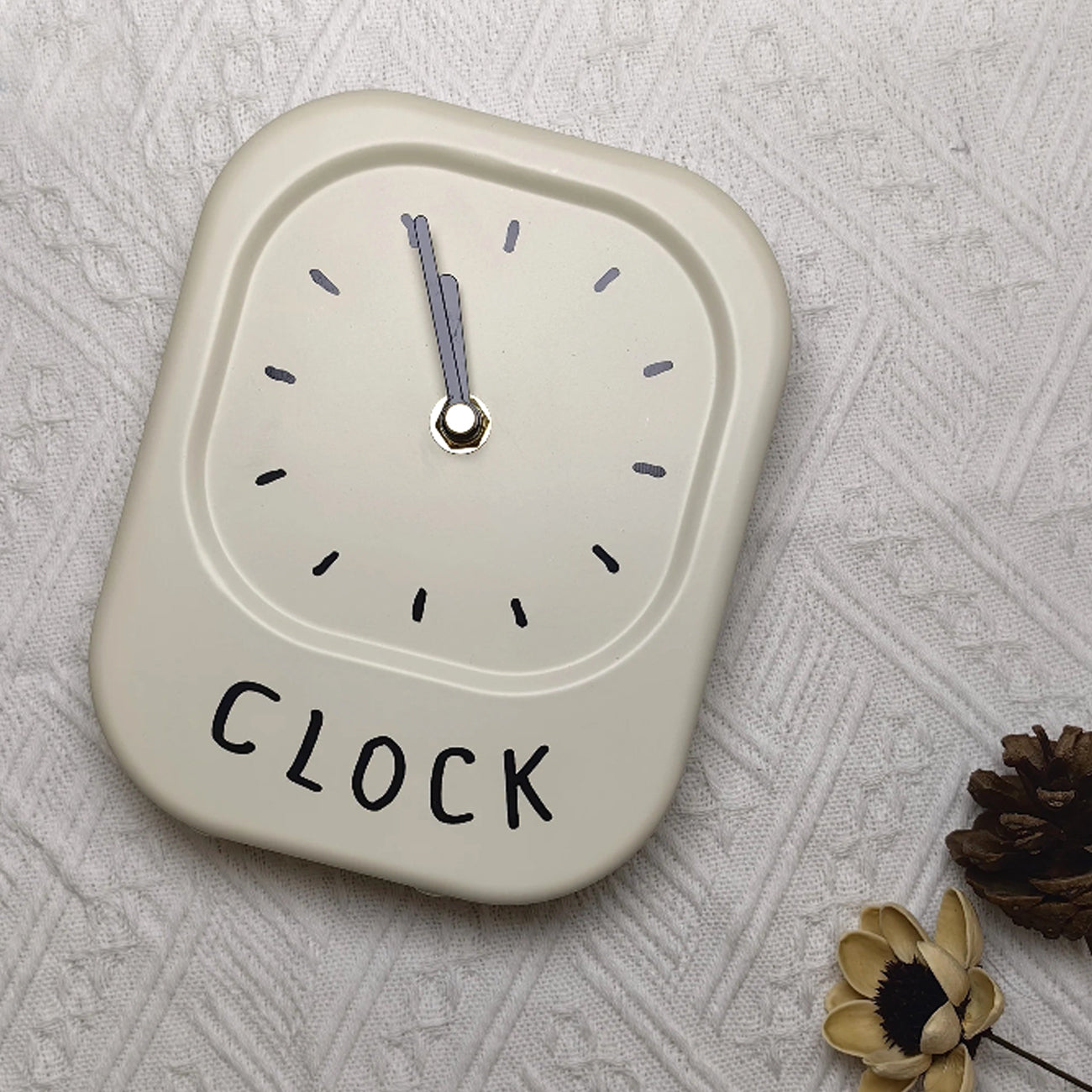 Minimalist Clock – Simple Cream White Contemporary Style