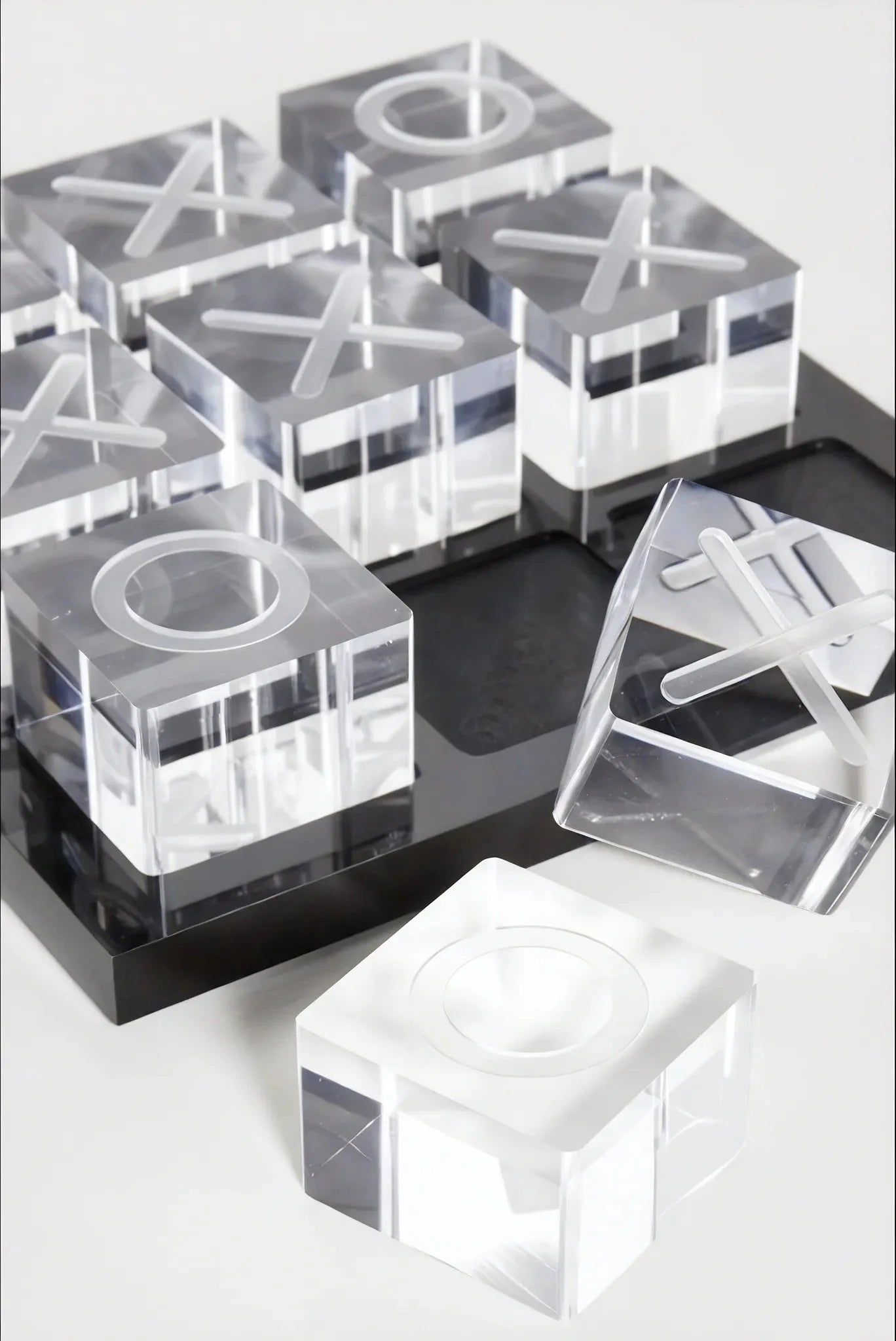 CRYSTAL-PLAY | Luxurious K9 Crystal Tic-Tac-Toe Set