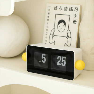 BLADDRA | Mechanical Flip Clock