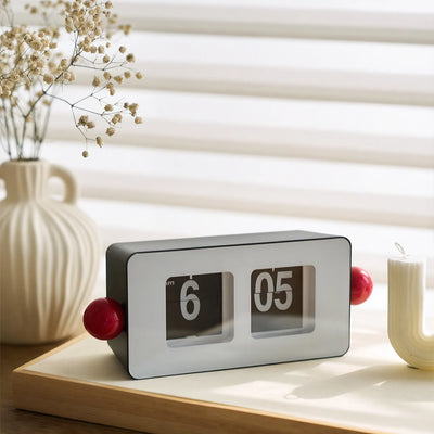 BLADDRA | Mechanical Flip Clock