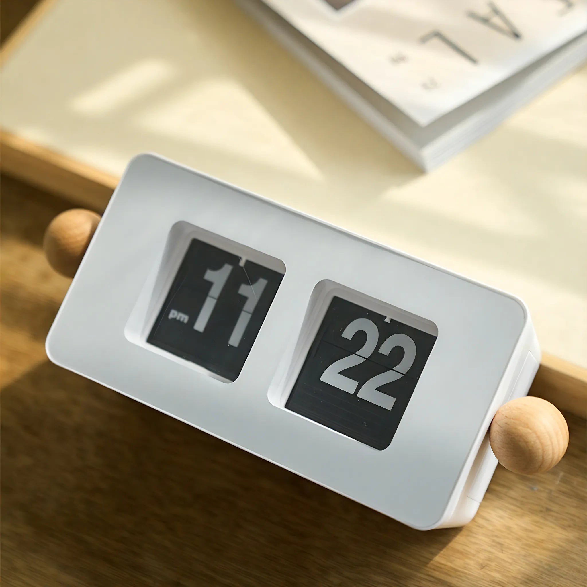 BLADDRA | Mechanical Flip Clock