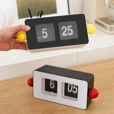 BLADDRA | Mechanical Flip Clock