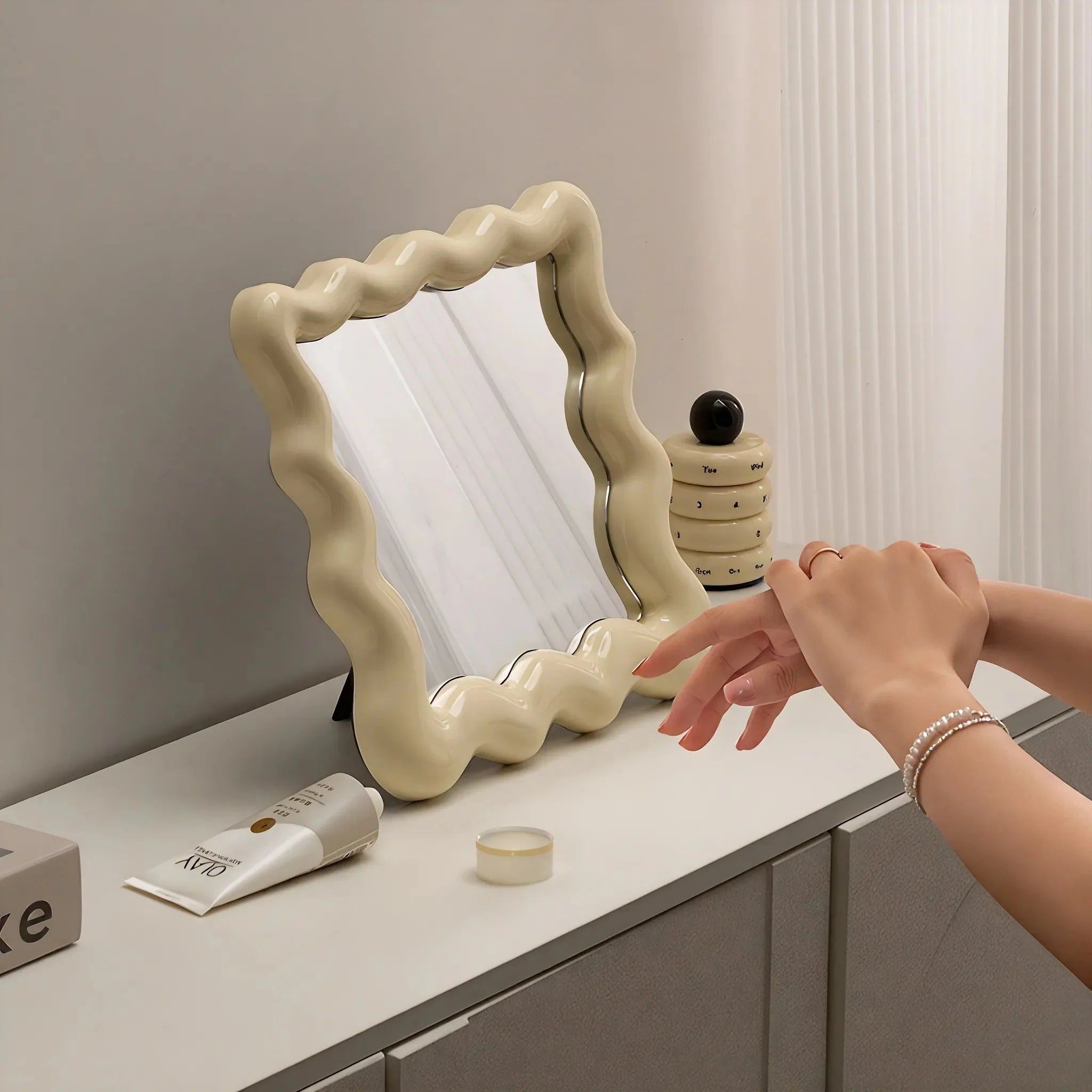 GLIMMER & GATHER | INS-Inspired Mirror Tray Organizer