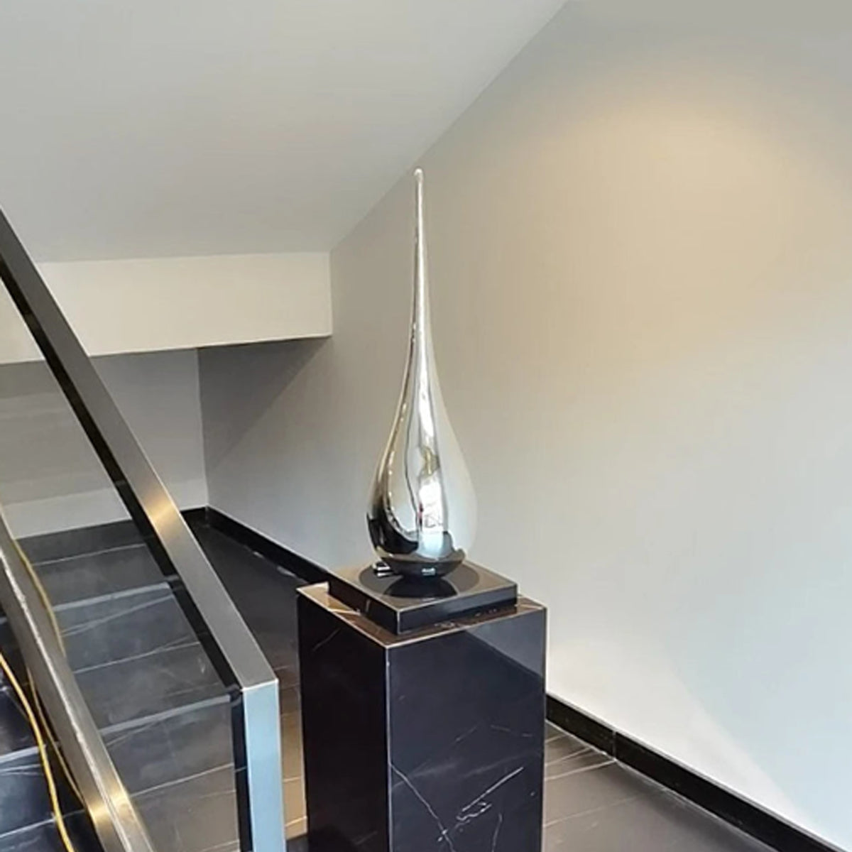 Luxury Water Drop Sculpture – Hand-Crafted Resin Art Piece