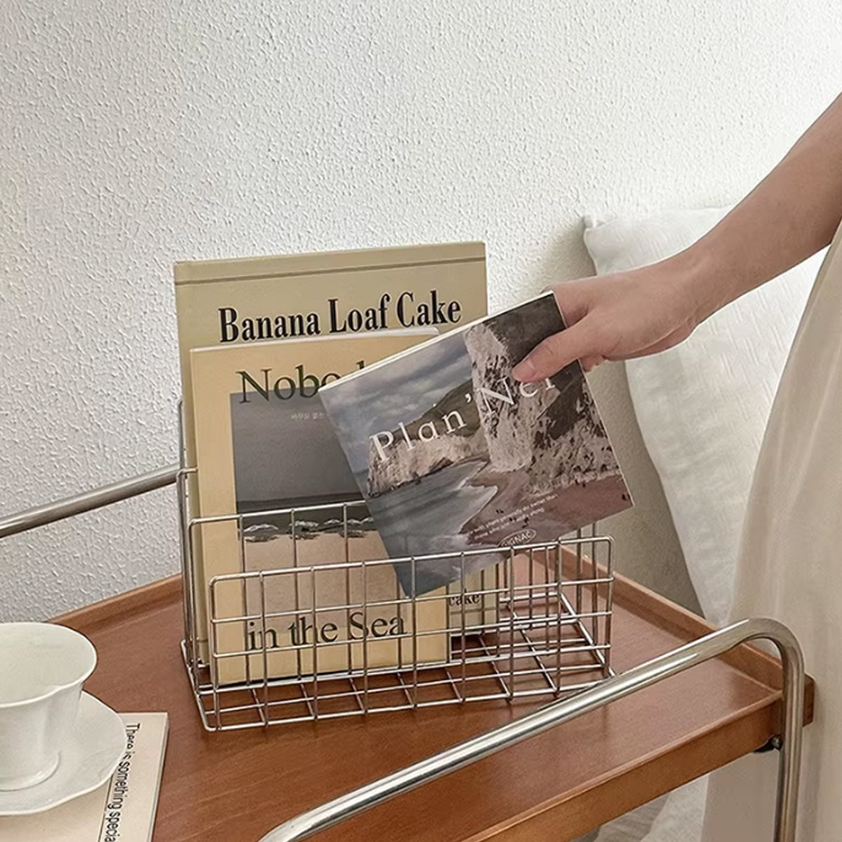 Metal Magazine Rack – Mesh Table Top Organizer