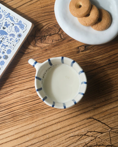 Nordic Form Mug – Sculptural Stripe Porcelain