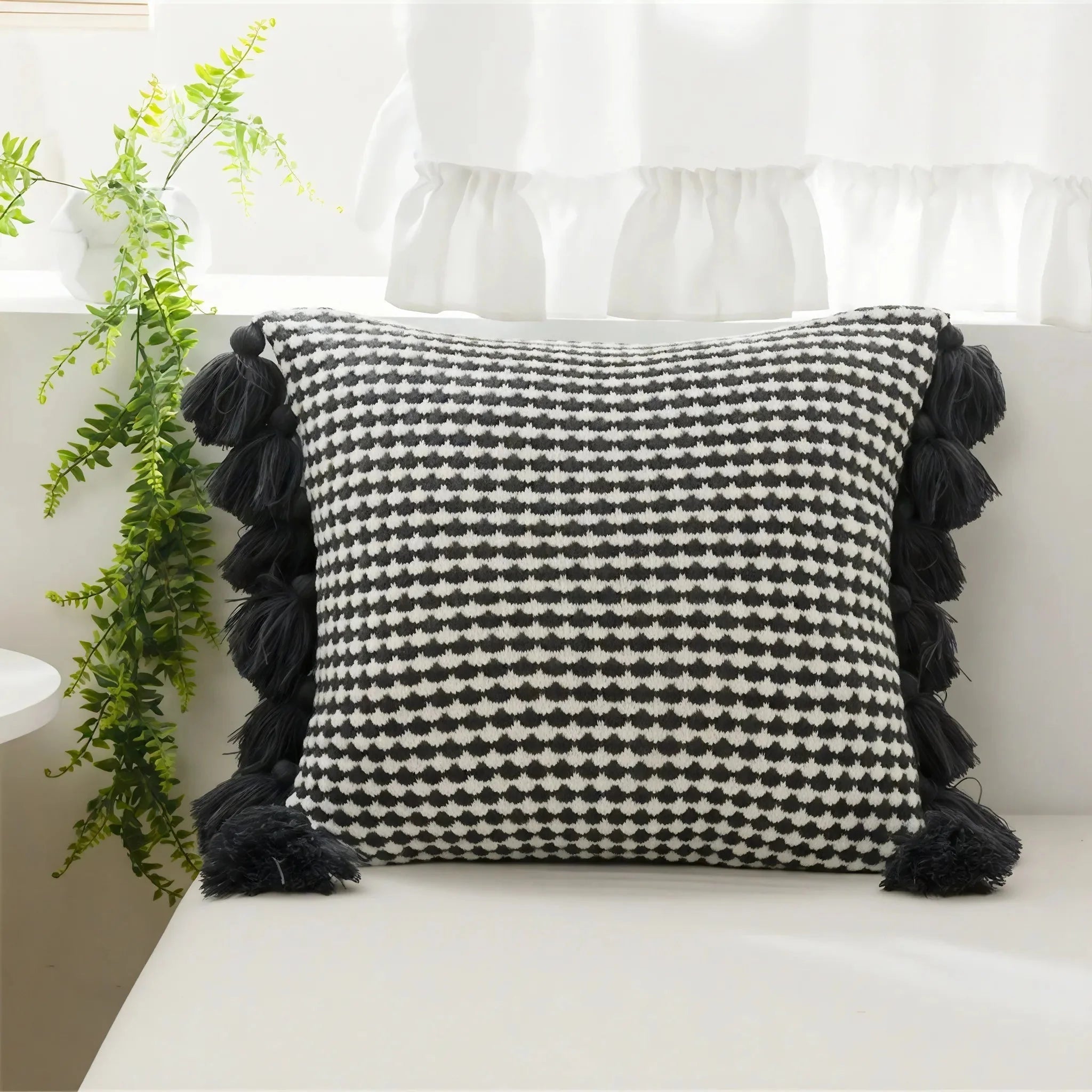 TASSEL | Geometric Knitted Retro Cushion