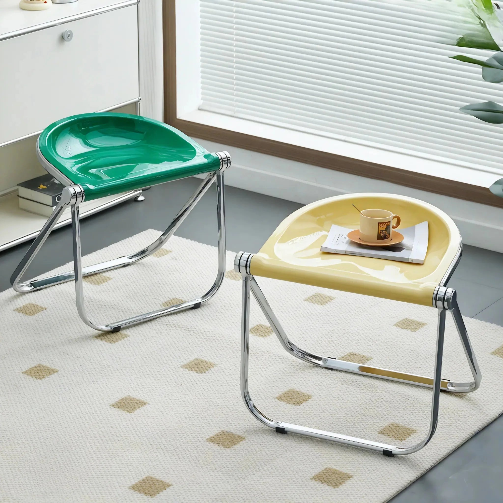 POP 'N SIT | Vibrant Foldable Acrylic Seat