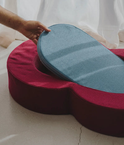 Viscoelastic bed maroon and blue