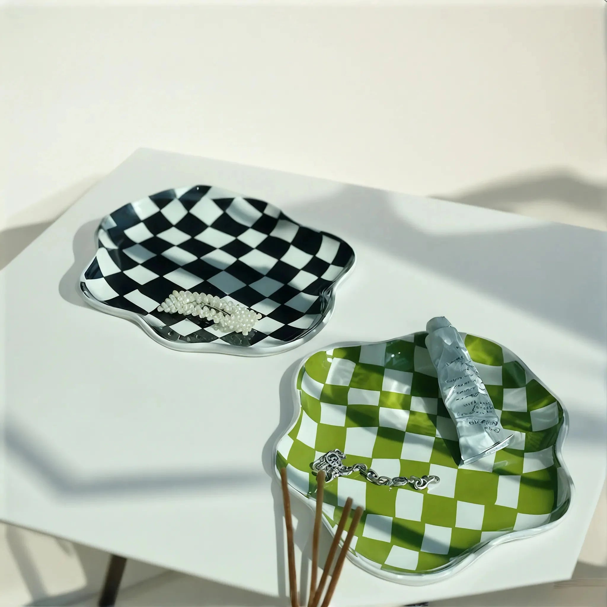 MAXIMA | Retro Checkerboard Ceramic Accent Plate