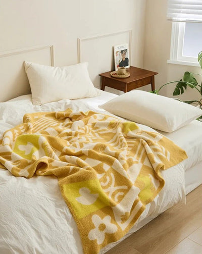 Knitted Throw Blanket – Cozy Holiday Throw, Soft Polyester Knit