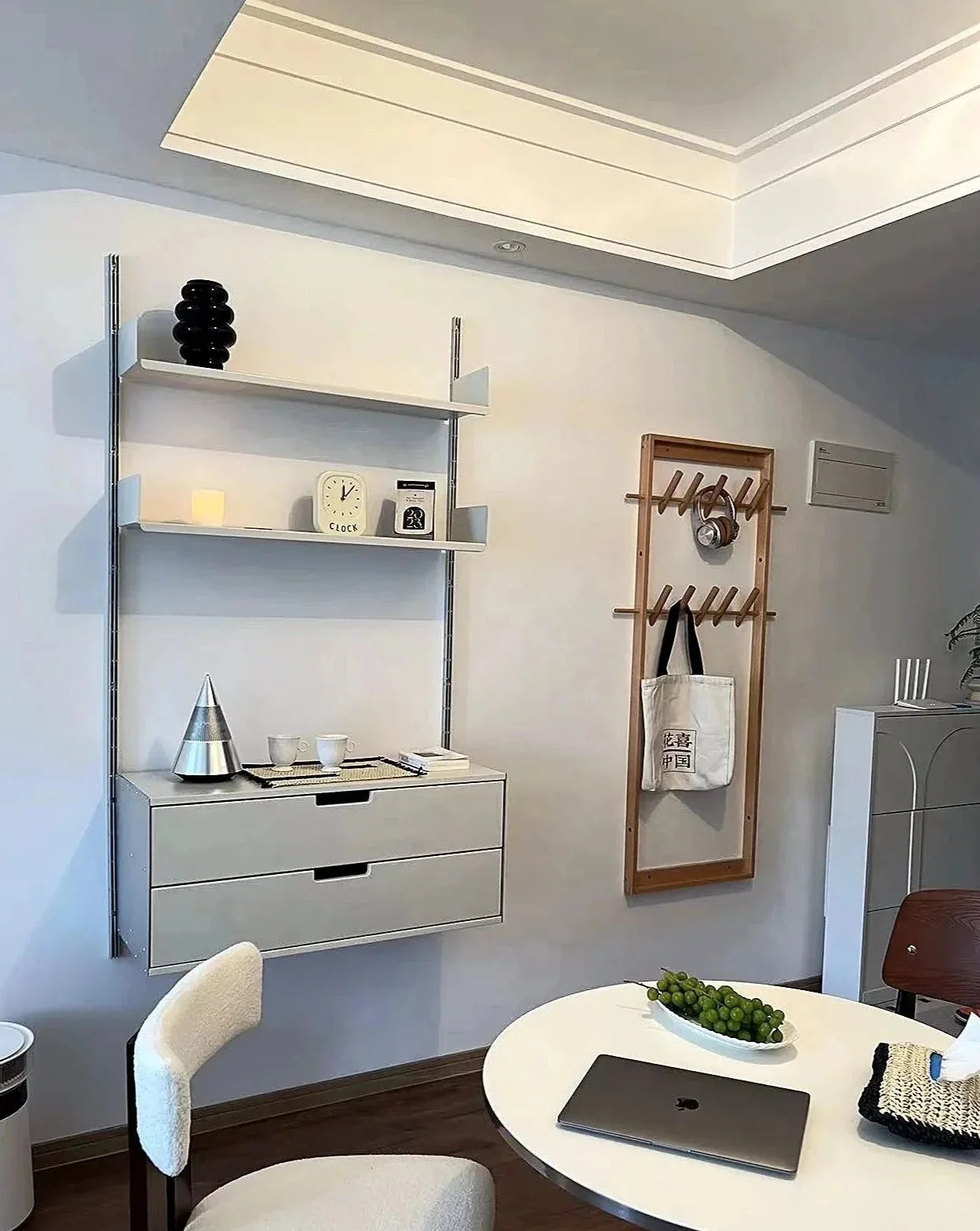 Minimalist Clock – Simple Cream White Contemporary Style
