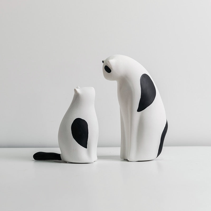 Minimalistic Cat Sculpture - Modern Sitting Figurine
