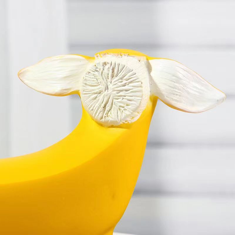 Funny Banana Dog Statue – Quirky Garden Decor