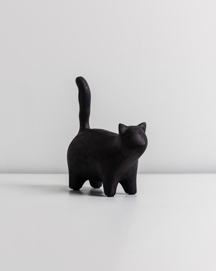 Minimalistic Cat Sculpture - Modern Sitting Figurine